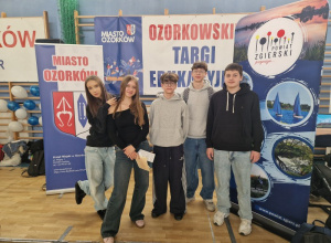 Wizyta uczniów klas ósmych w Liceum Ogólnokształcącym im. S. Żeromskiego w Ozorkowie oraz udział w Targach Edukacyjnych