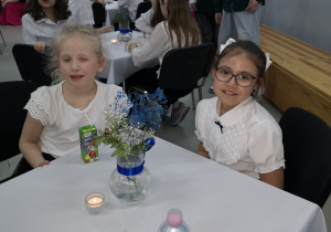 Uczennice podczas gali XVIII Projektu Święty Jan Paweł II