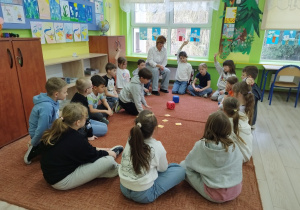 Klasa druga podczas lekcji pokazowej z matematyki