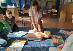 Uczniowie klasy 3b podczas zajęć