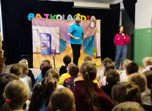 Przedstawienie teatralne w Bajkolandii