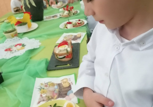 Przygotowanie wielkanocnego śniadania.