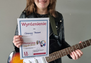 Wyróżniona wokalistka z dyplomem