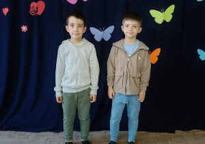 Uczniowie klas pierwszych, którzy uzyskali najwyższe wyniki w szkole.