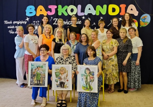 Pamiątkowe zdjęcie pracownic Bajkolandii