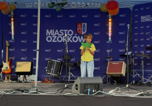 Uczeń recytuje wiersz