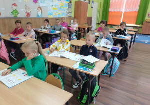 Uczniowie klasy I B podczas lekcji.