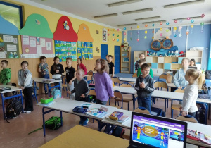 Uczniowie podczas lekcji online