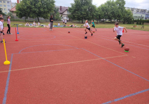 Bajkoludki uczestniczą w zawodach sportowych