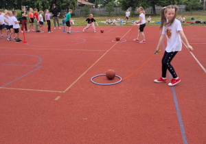 Bajkoludki uczestniczą w zawodach sportowych