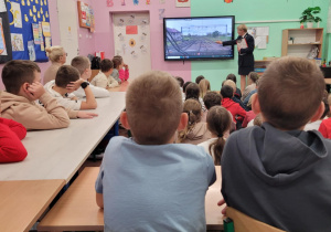 Klasy 3 odpowiadają na pytanie Czy można przekraczać żółtą linie?