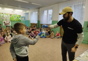 Lekcja z eksperymentami w Bajkolandii