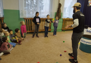 Lekcja z eksperymentami w Bajkolandii